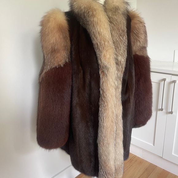 SOLD ;Thick Full Pelt mink and crystal fox fur coat Size L - Picture 2 of 11